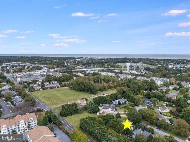 Building Photo - 37487 Burton Ct