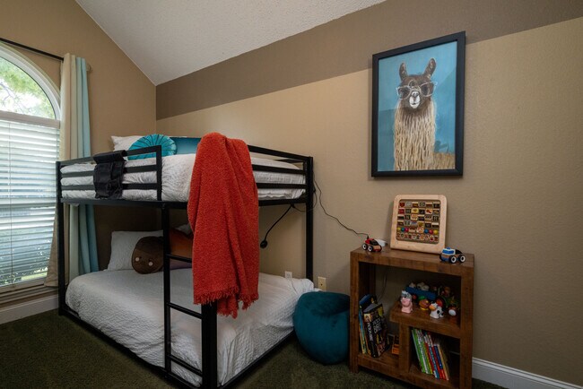 Building Photo - 3410 Los Alamos Ln