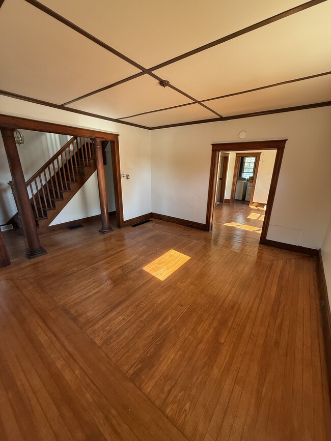 Building Photo - 280 3rd Ave