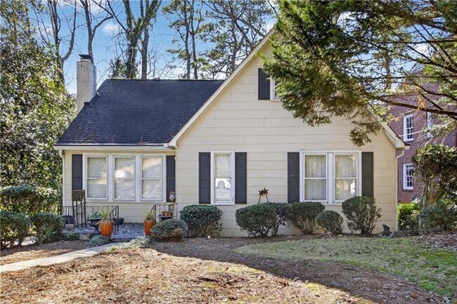 Building Photo - 613 Pelham Rd NE