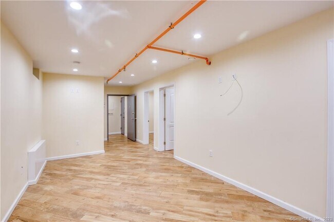 Building Photo - 247 Willow St