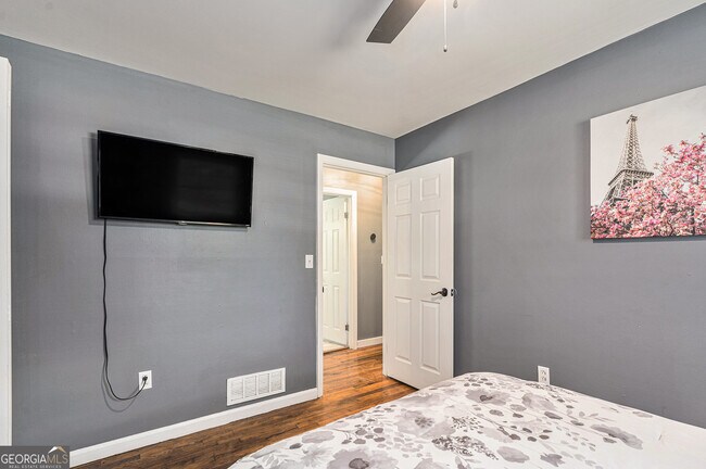Building Photo - 2958 Holcomb Ct