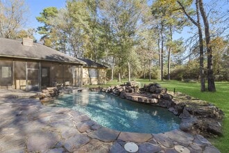 Building Photo - 5 Oak Crest Cir