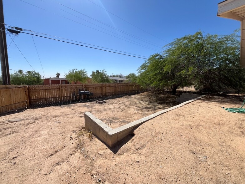 Building Photo - 5411 Baileya Ave