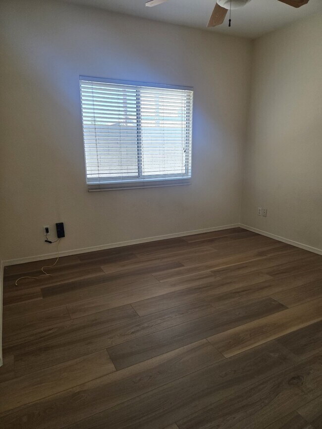 Building Photo - Great Single Level Peoria Home