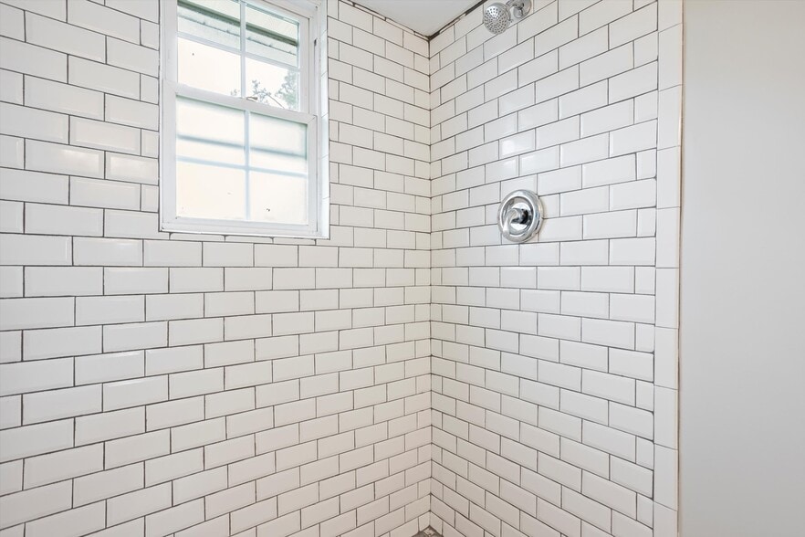 Building Photo - 2846 Walton Way