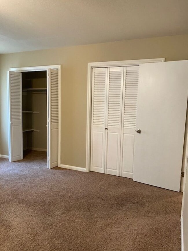 Building Photo - Spacious 3 bed 2 bath home in Town and Country Subdivision