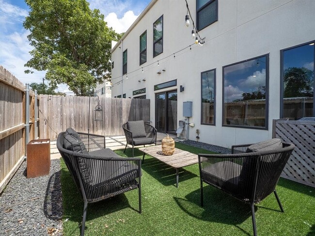 Building Photo - 6409 Berkman Dr