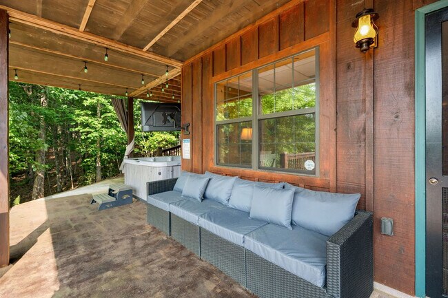 Building Photo - 150 Arrow Way