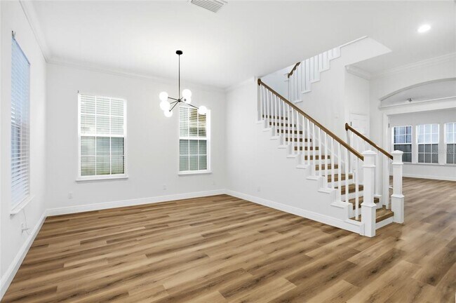 Building Photo - 912 Waterside Dr