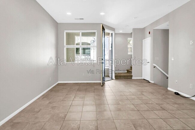 Building Photo - 2346 Sentinel Ln