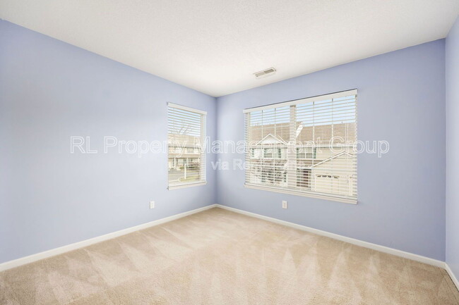 Building Photo - 1273 Grove Dr