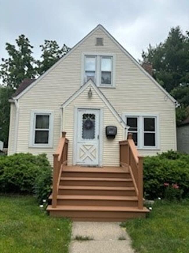 Primary Photo - 1805 Winchester St