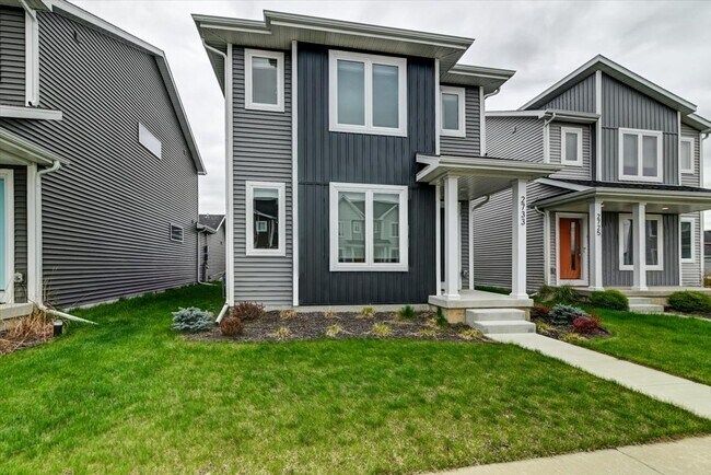 Primary Photo - 2733 Spark St