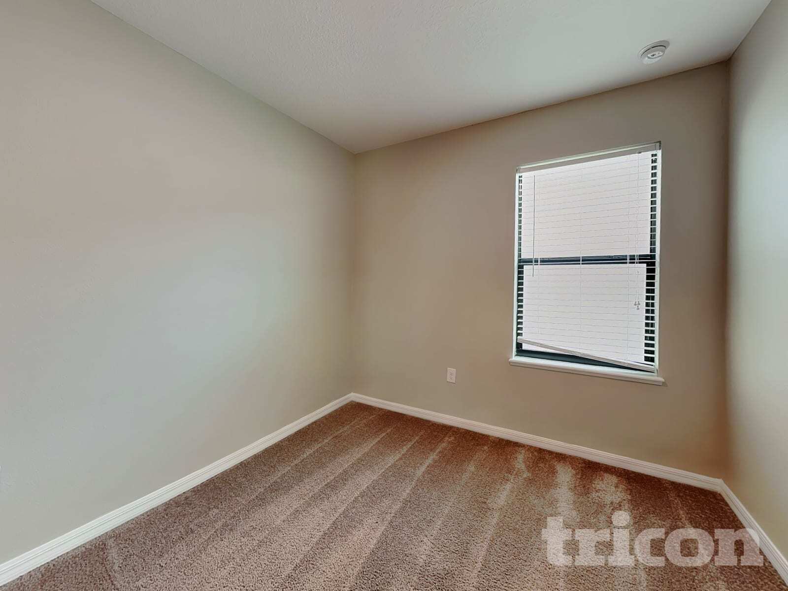 Building Photo - 4648 Lindever Ln