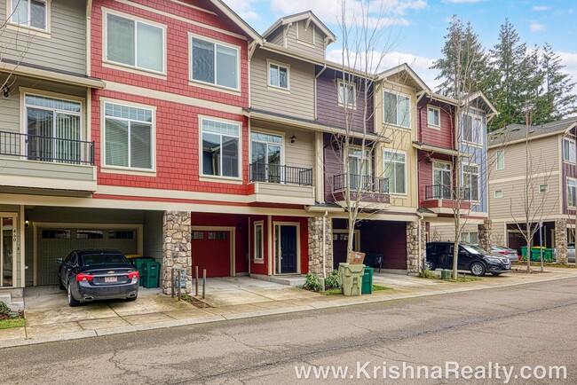 Building Photo - Lovely 3 BR | 2.5 BA Townhome | Hillsboro | Minutes from Orenco Station | Excellent Location!