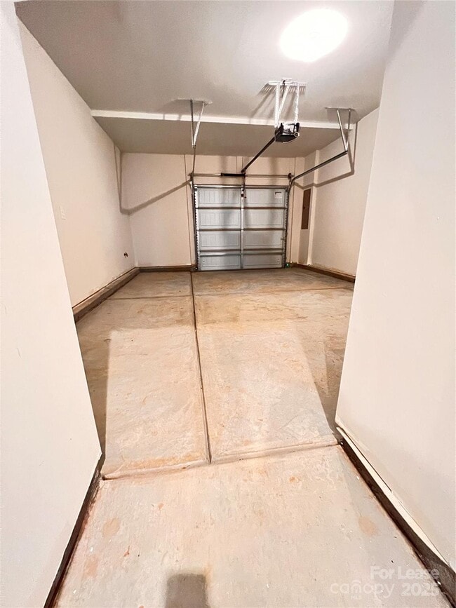 Building Photo - 3011 Citizens Ln