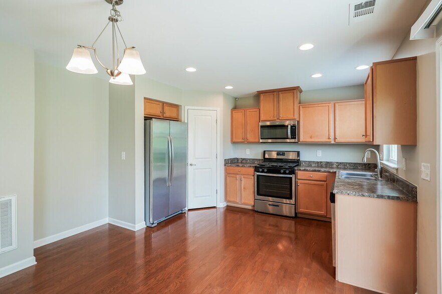 Building Photo - 408 Parmley Ln