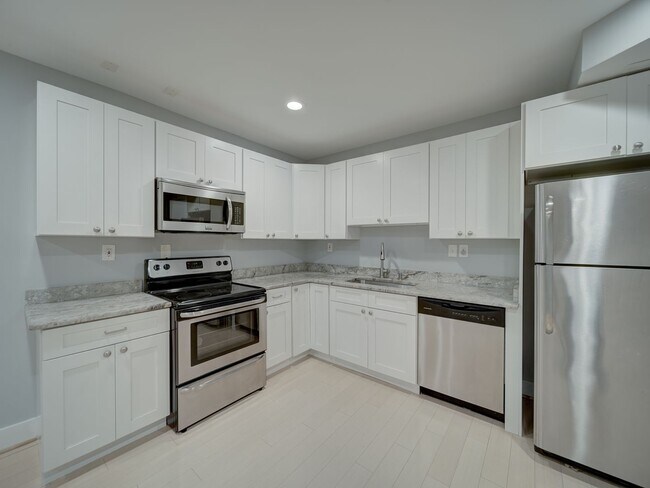 Building Photo - 1022 Park Rd NW