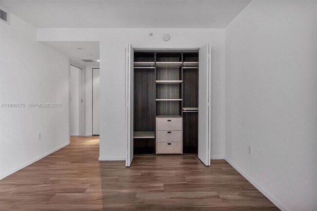 Building Photo - 801 S Miami Ave