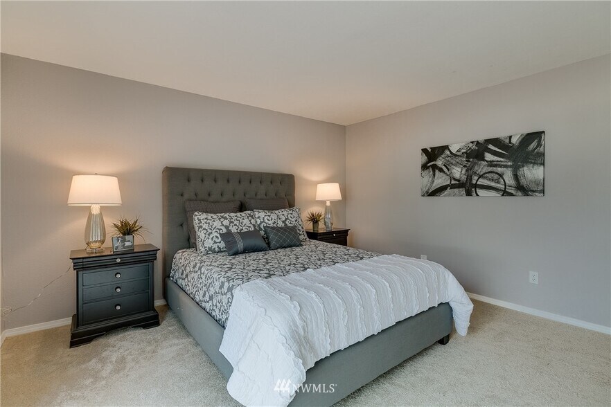 Building Photo - 17302 NE 45th St