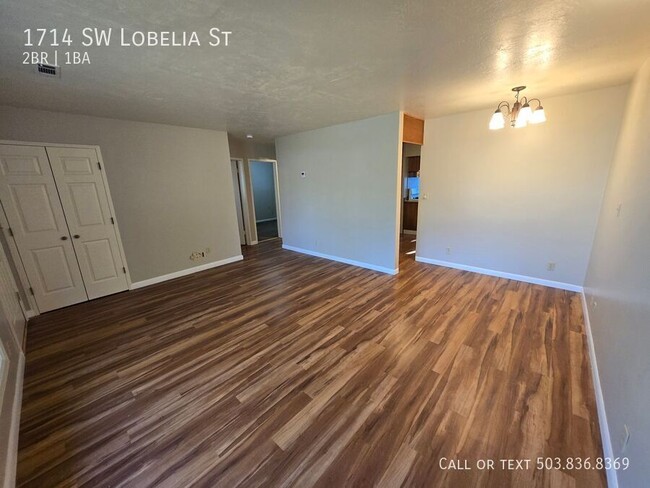 Building Photo - Charming two bedroom one bathroom home in ...