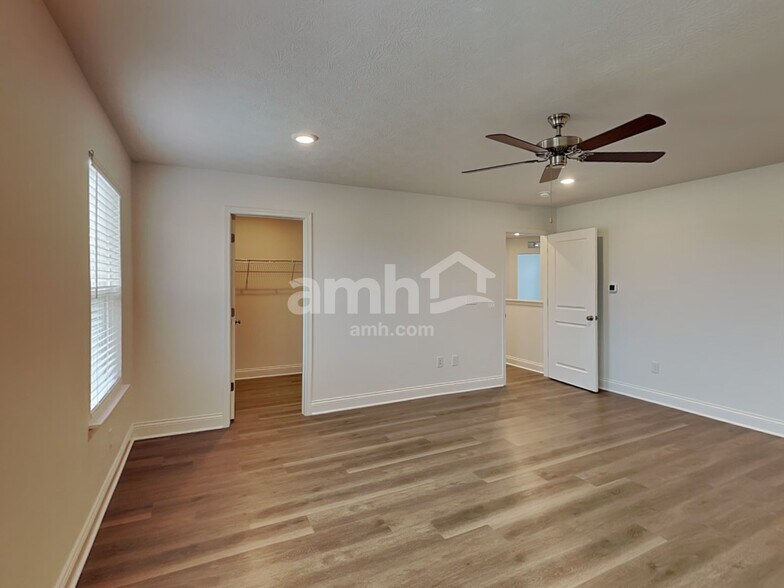 Building Photo - 9166 Henley Ave