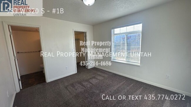 Building Photo - 320 S Vernal Ave