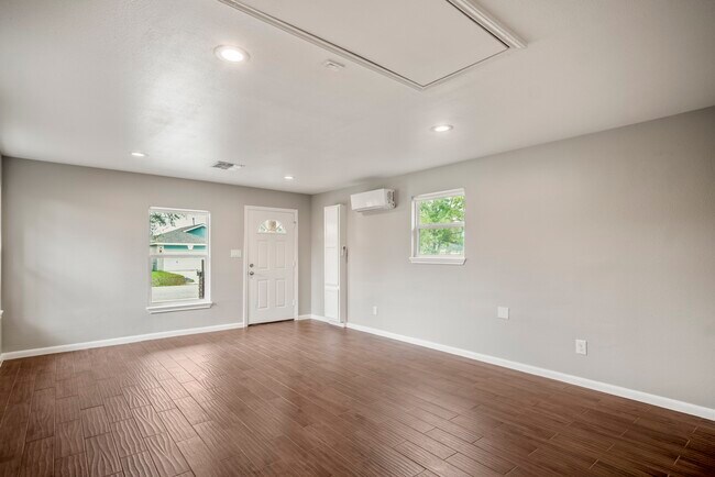 Building Photo - 628 Foster St