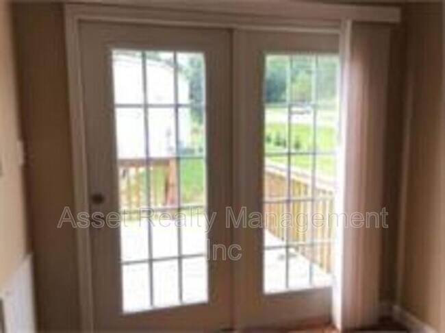 Building Photo - 246 Beals Chapel Rd