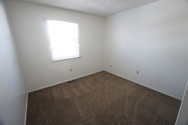 Building Photo - 7047 S Fairfax St