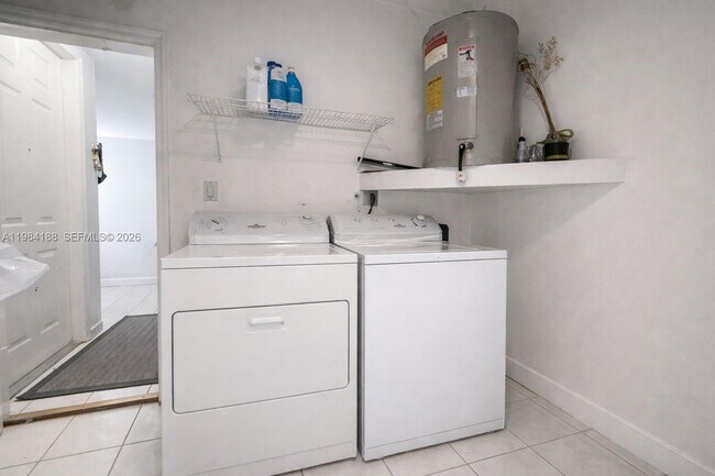 Building Photo - 10909 NW 43rd Ln