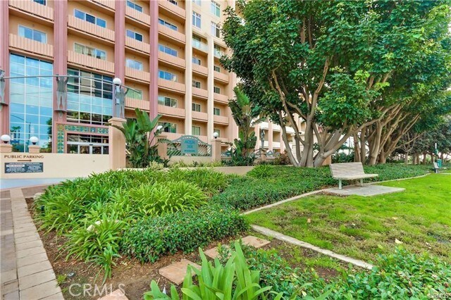 Building Photo - 388 E Ocean Blvd