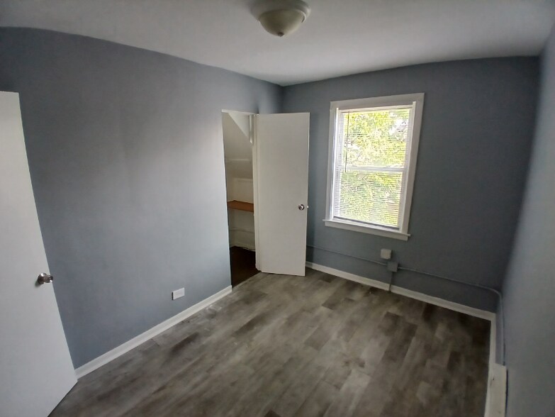 Building Photo - 10700 S Ave M