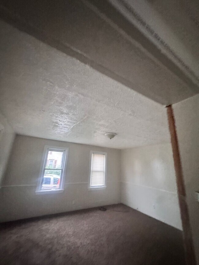 Building Photo - 3017 Nursery Ave
