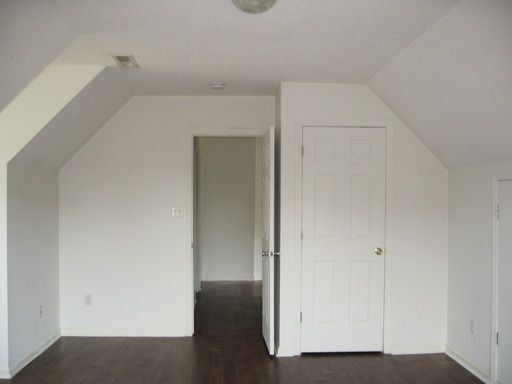 Building Photo - 906 Huff Dr