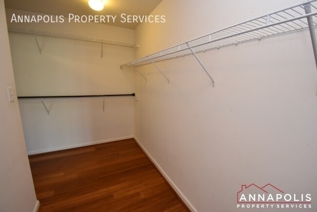 Building Photo - 916 Glaze Ct