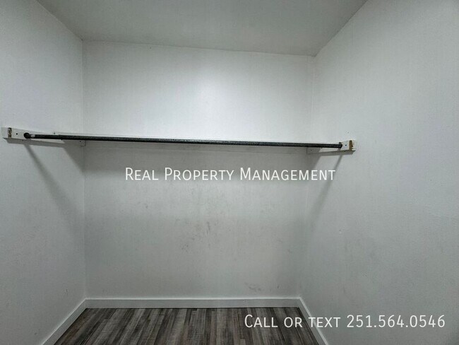 Building Photo - 6017 Mission Hills Ct