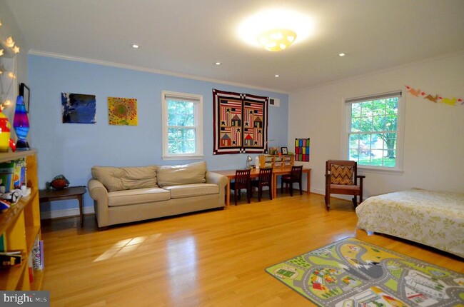 Building Photo - 9401 Tobin Cir
