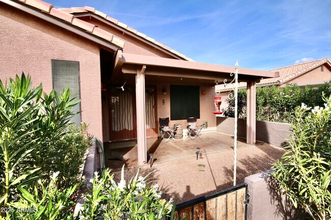 Building Photo - 1373 E Cherry Hills Dr