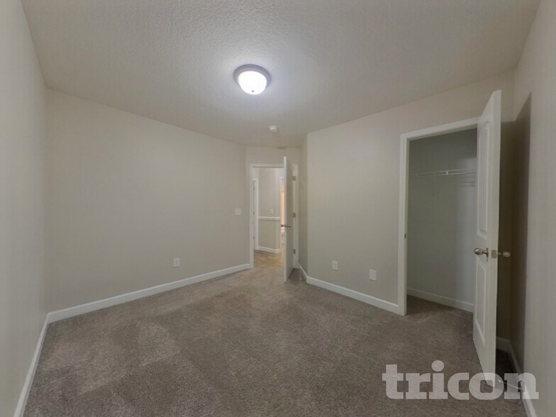 Building Photo - 801 Alley Ridge Dr