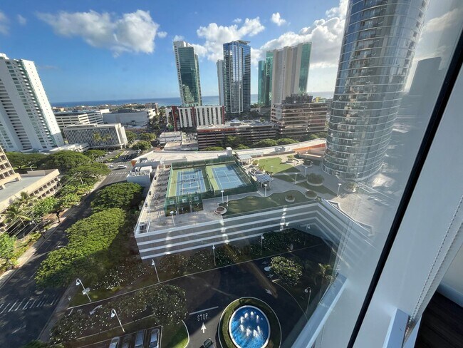 Building Photo - Moana Pacific (Honolulu/Ala Moana) 2 bedroom + den with central AC and 2 covered parking