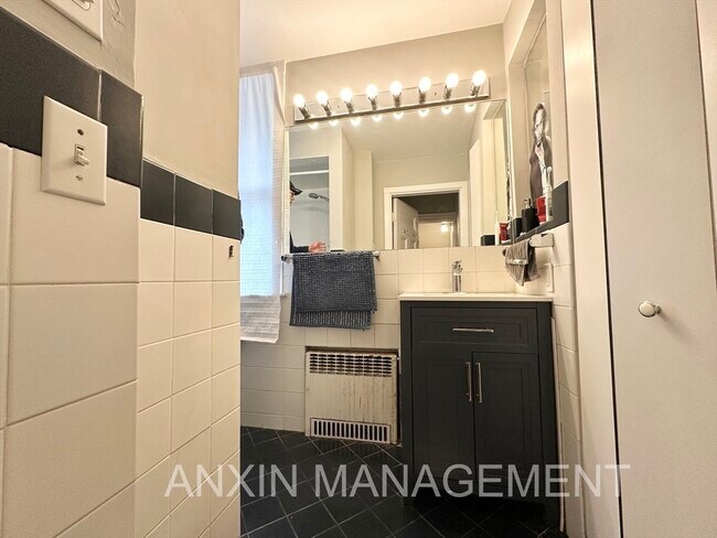 Building Photo - 71 Gardner St