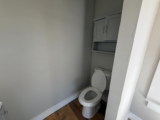 Building Photo - 123 Division Ave