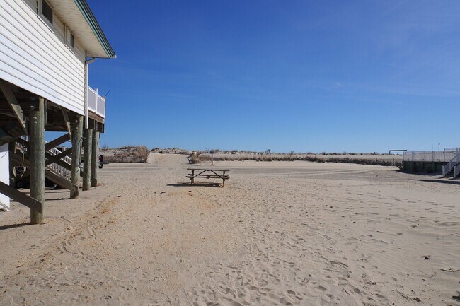 Building Photo - 9211 Atlantic Ave