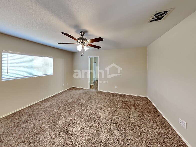 Building Photo - 3739 Hideaway Grn