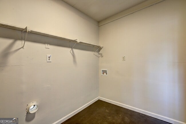 Building Photo - 3731 Bloomfield Dr