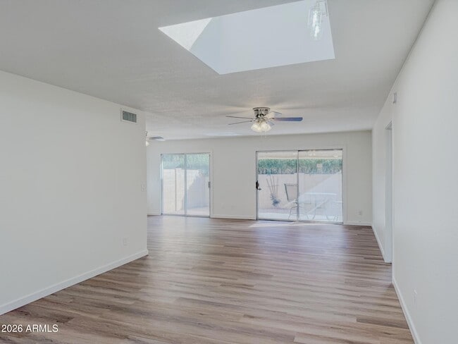 Building Photo - 2533 E Wagoner Rd