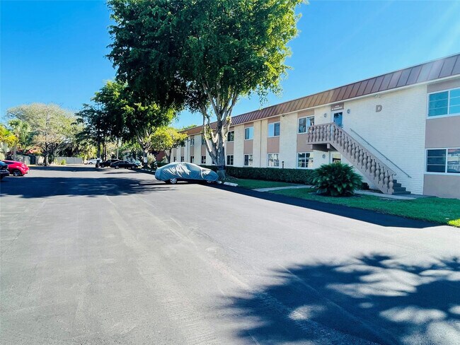 Building Photo - 1950 N Andrews Ave