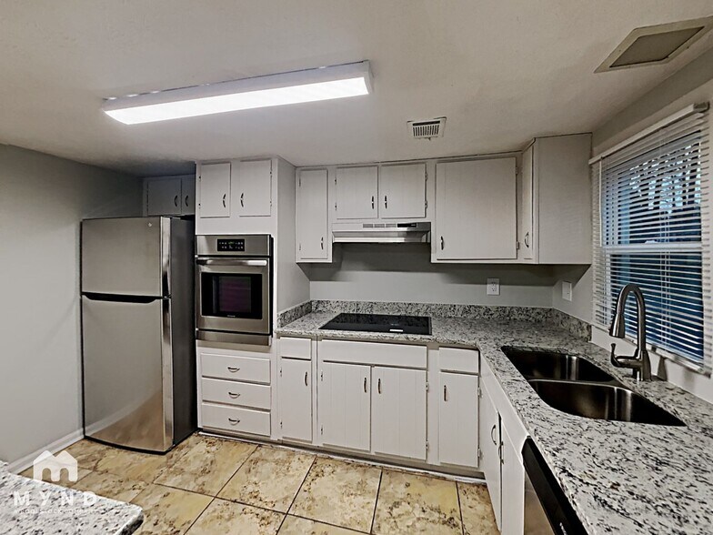 Building Photo - 785 Edenton Ct